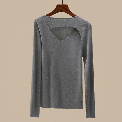 Moteriška palaidinė kasdienai su V formos iškirpte