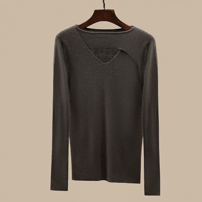 Moteriška palaidinė kasdienai su V formos iškirpte