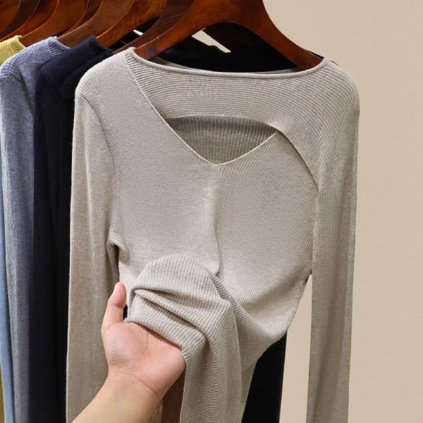 Moteriška palaidinė kasdienai su V formos iškirpte