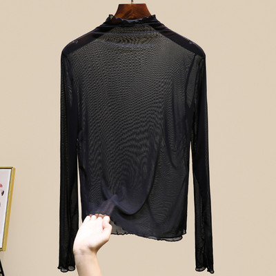 Bluză de damă cu mâneci lungi și guler polo