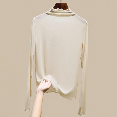 Bluză de damă cu mâneci lungi și guler polo