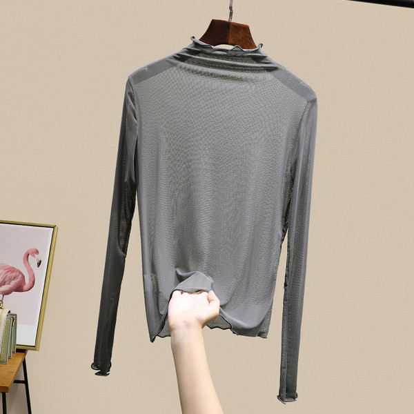 Bluză de damă cu mâneci lungi și guler polo