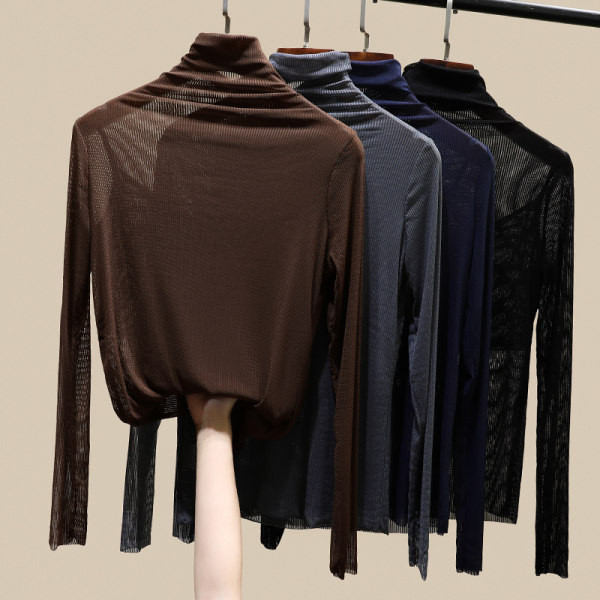 Moderna ženska bluza s visokom polo kragnom