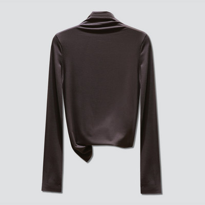 Дамска блуза изчистен модел от лека материя