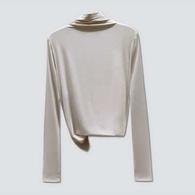 Дамска блуза изчистен модел от лека материя