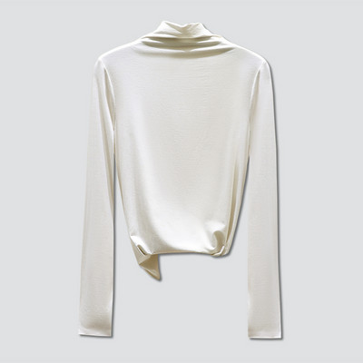 Дамска блуза изчистен модел от лека материя