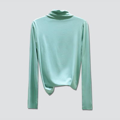 Дамска блуза изчистен модел от лека материя