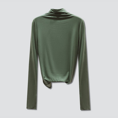 Дамска блуза изчистен модел от лека материя