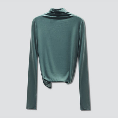 Дамска блуза изчистен модел от лека материя