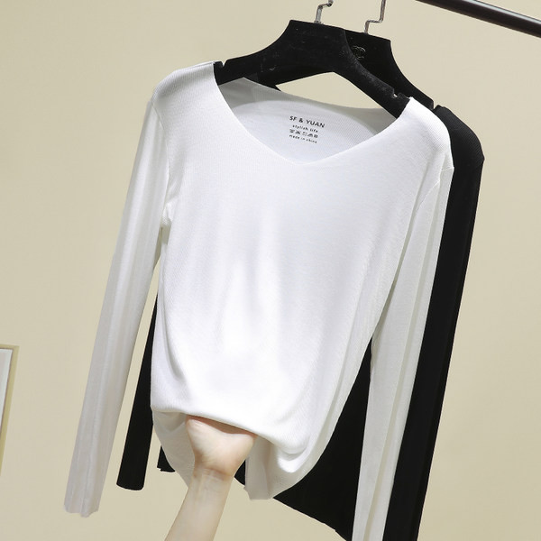 Bluza un model nou cu maneca lunga si decolteu in V