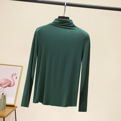 Švarus moteriškos palaidinės su aukšta apykakle modelis