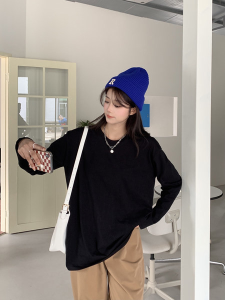 Női sportblúz tiszta modell