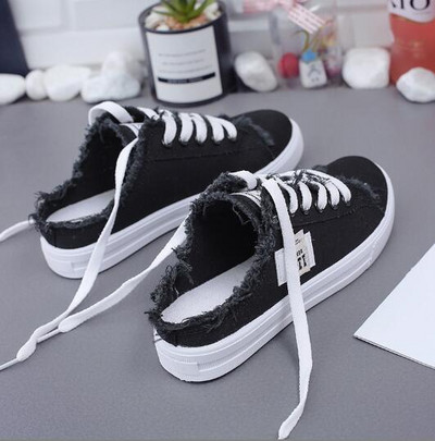 Drobiniai batai, skirti moterims