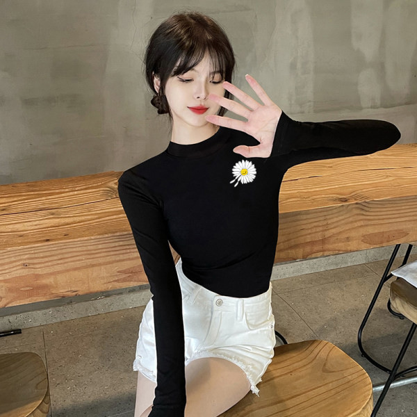 Moteriška laisvalaikio palaidinė su siuvinėjimais – kelių spalvų