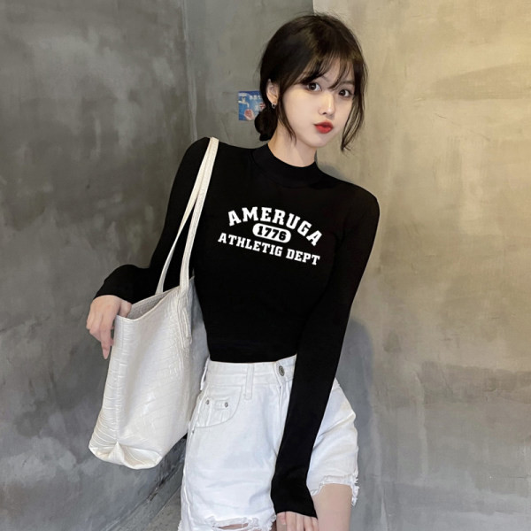 Naiste liibuv pluus kirjaga