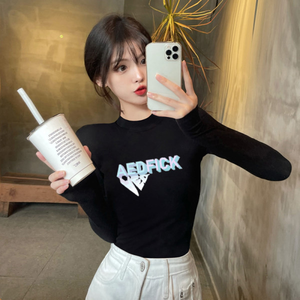 Дамска вталена блуза с висока яка и дълъг ръкав