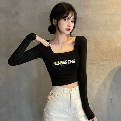 Moteriška prigludusi palaidinė su užrašu