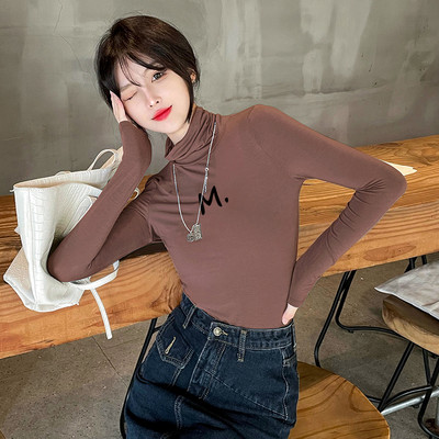 Ежедневна дамска блуза с поло яка и надпис