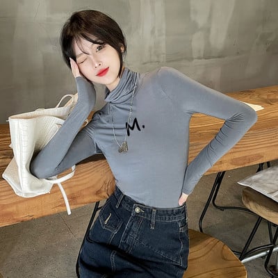 Ежедневна дамска блуза с поло яка и надпис