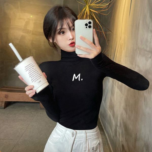 Ежедневна дамска блуза с поло яка и надпис