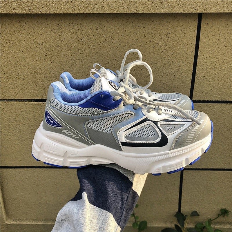 2022 m. pavasario ir vasaros moteriški sportbačiai tinkliniai, orui pralaidūs suvarstomi moteriški laisvalaikio batai storu dugnu plokšti plius dydžio vulkanizuoti batai