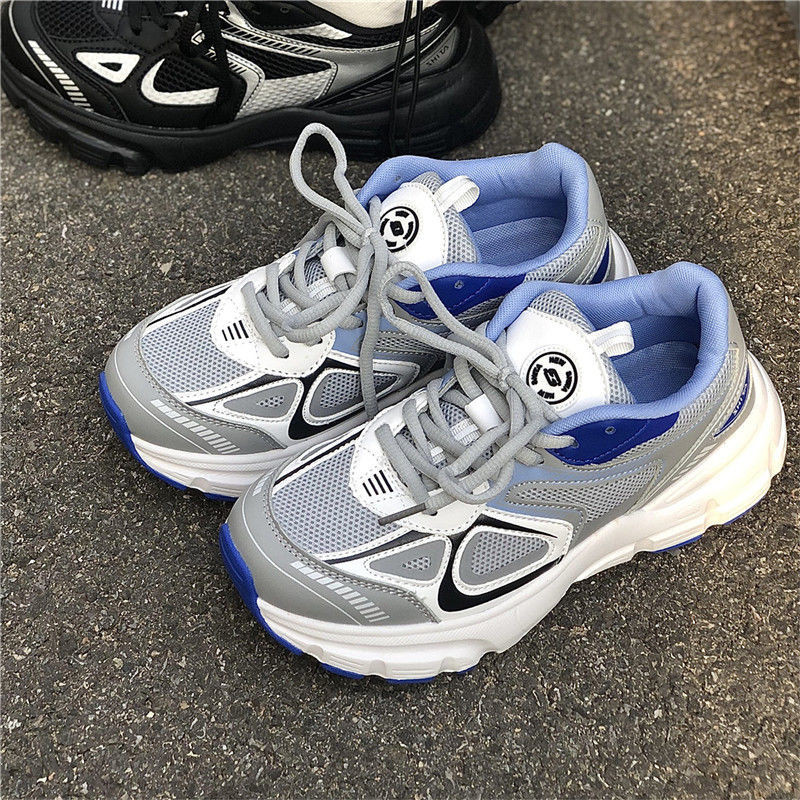 2022 m. pavasario ir vasaros moteriški sportbačiai tinkliniai, orui pralaidūs suvarstomi moteriški laisvalaikio batai storu dugnu plokšti plius dydžio vulkanizuoti batai