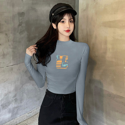 Naujo modelio moteriška palaidinė su apvalia iškirpte ir raštu