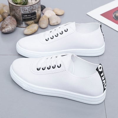 Kingad Naiste 2021 Uued vabaaja hingavad tossud naiste valged paeltega naiste Vulcanize kingad Suvised tasase põhjaga spordijalatsid