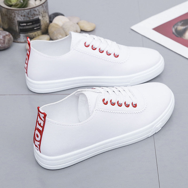 Kingad Naiste 2021 Uued vabaaja hingavad tossud naiste valged paeltega naiste Vulcanize kingad Suvised tasase põhjaga spordijalatsid