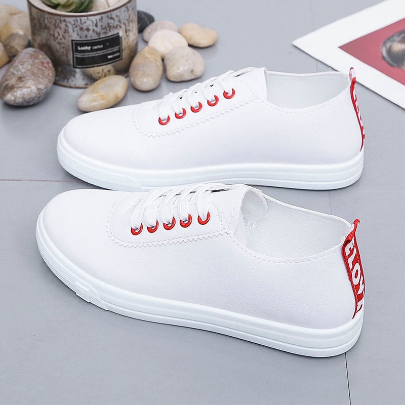 Kingad Naiste 2021 Uued vabaaja hingavad tossud naiste valged paeltega naiste Vulcanize kingad Suvised tasase põhjaga spordijalatsid