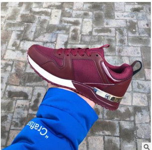 Nauji madingi moteriški sportbačiai leopardinio rašto odiniai stora apačia padidinta sportbačiai laisvalaikio patogūs sportiniai bateliai moterims