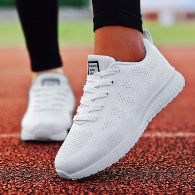Sportbačiai Moteriški laisvalaikio batai Madingi vaikščiojimo tinkliniai plokščiapadžiai moteriški sportbačiai 2022 m. sporto salės vulkanizuoti batai Balta Zapatillas Mujer