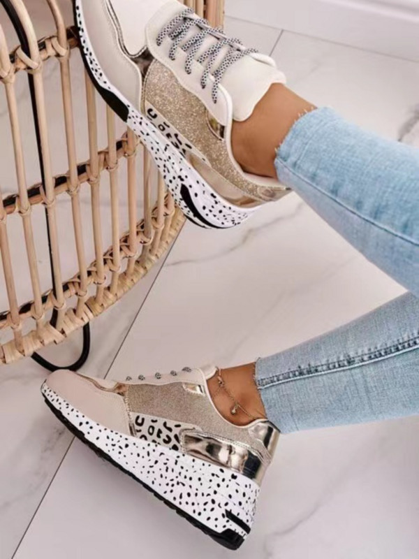 Női tornacipők 2021 Leopárdmintás fűzős női Vulcanize cipők Platform sport Női tornacipők Légáteresztő plusz női cipők