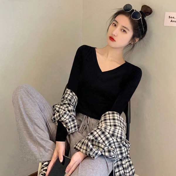 Női rövid blúz V-nyakkal, két színben