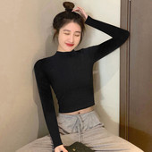 Női blúzhoz illeszkedő modell