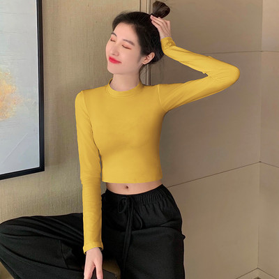 Női blúzhoz illeszkedő modell