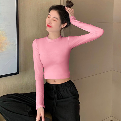 Női blúzhoz illeszkedő modell