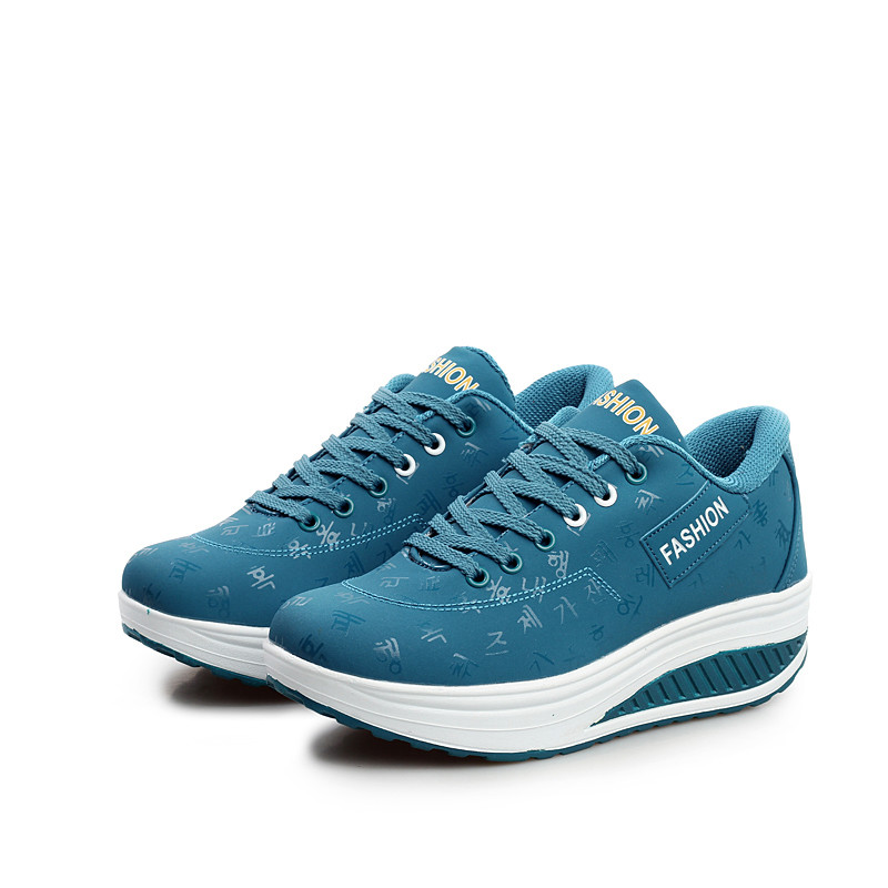 Vaikščiojimo batai, 2021 m. Nauji moteriški batai Lengvi, patogūs suvarstomi prekės ženklo dizainerio moteriški sportbačiai, platforma su pleištais aukštakulniais sportbačiais