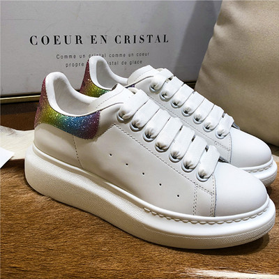 Stari samad väikesed valged kingad, naiste muffin, paks põhi, suurendatud nahast armastajate vabaaja lauajalatsid