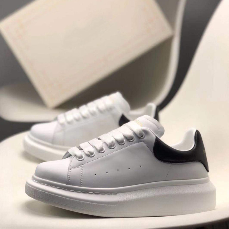 Stari samad väikesed valged kingad, naiste muffin, paks põhi, suurendatud nahast armastajate vabaaja lauajalatsid