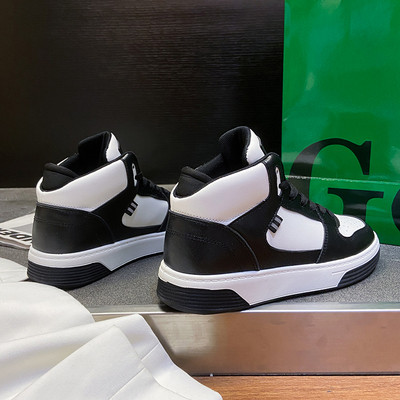 Naiste kõrge ülaosaga hingavad tossud kevad-sügismood PU-jalatsid Naiste paksud kingad Tenis Naiste valged vabaajajalatsid