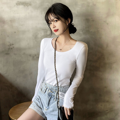 Ženska bluza sa ovalnim izrezom i dugim rukavima - čisti model