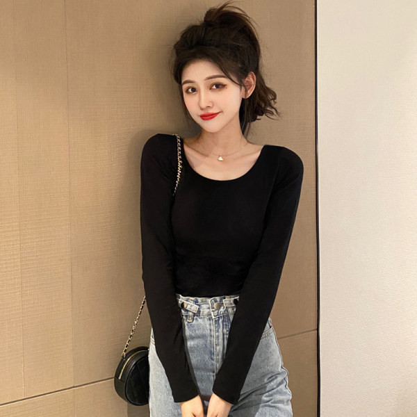 Ženska bluza sa ovalnim izrezom i dugim rukavima - čisti model