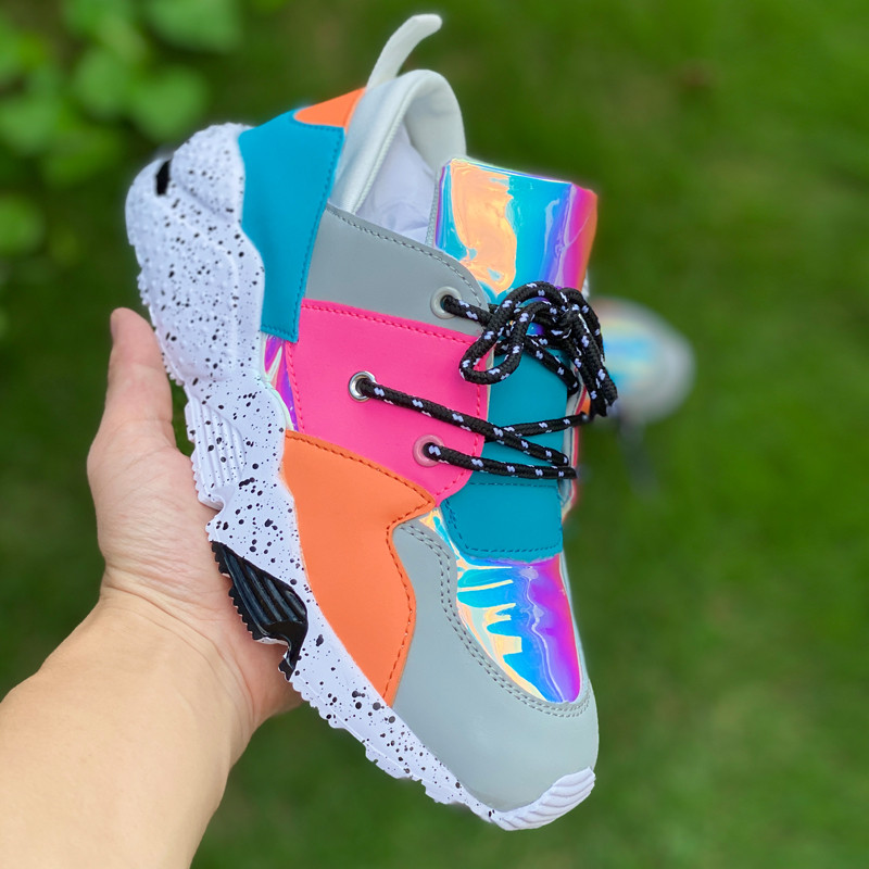 2022. aasta värvisobivus, vabaaja lamedad kingad, naiste brändi disain, mitmevärvilised platvormtossud, naiste sisemised luksuslikud värvilised tossud