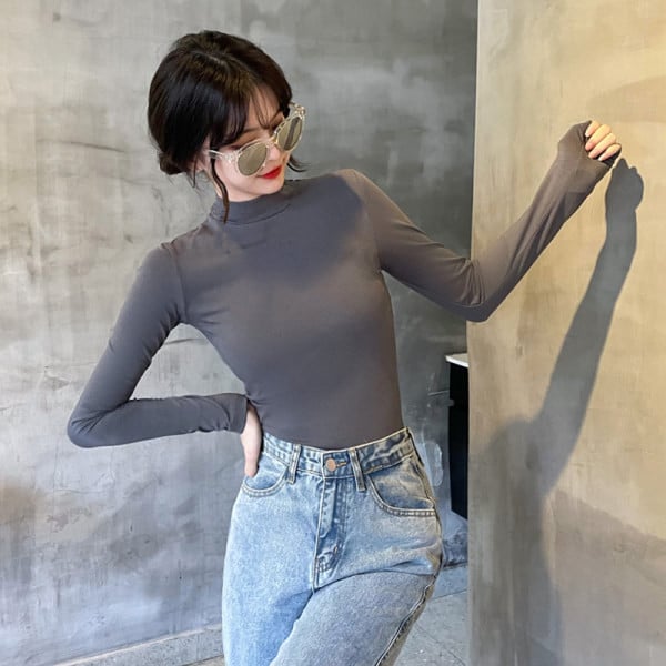 Naiste vabaaja pluusi puhas mudel kolmes värvitoonis