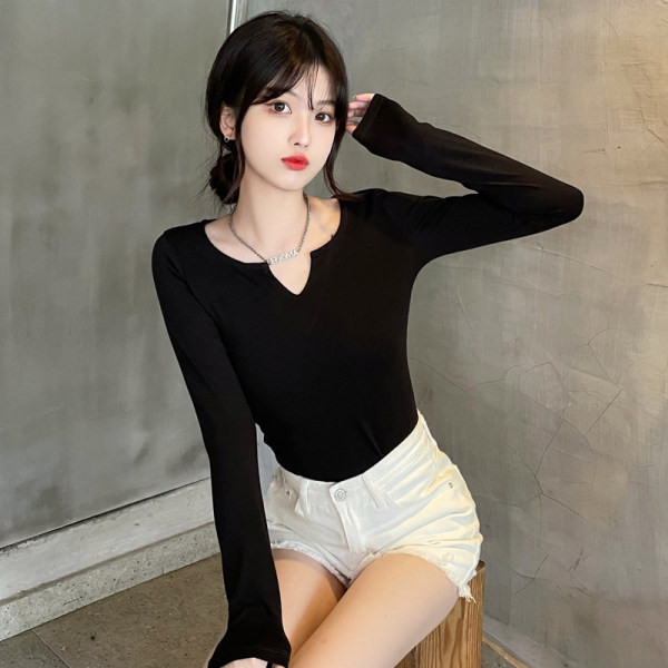 Naujo modelio moteriška prigludusi palaidinė ilgomis rankovėmis