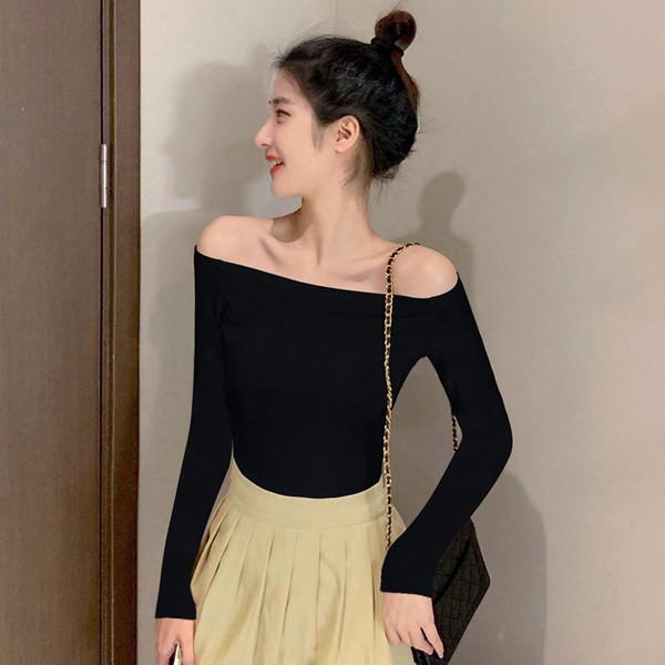 Moteriškos palaidinės švarus modelis - su laivelio iškirpte