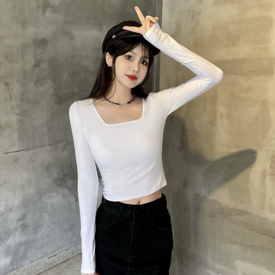 Női blúz négyzet alakú nyakkivágással, két színben