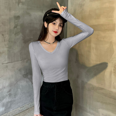 Modern női blúz hegyes nyakkivágással - több színben