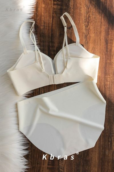 Set sutien și chiloți fără cusături pentru damă